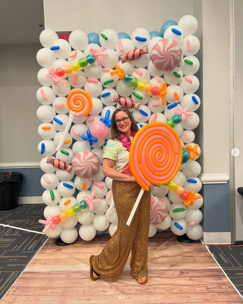 candy-mural-wall-theme-balloon-sweet-treats